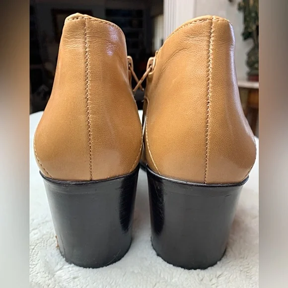 Vintage Tan leather booties by Etienne Aigner - Picture 5 of 9